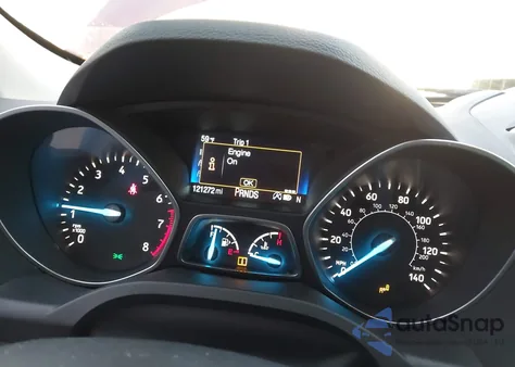 2017 Ford Escape Titanium z USA, uszkodzony, nr VIN 1FMCU0JD7HUA49313